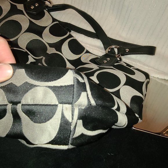 Coach Campbell Signature Belle Carryall - Picture 12 of 15